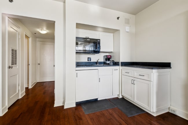 1205 St Charles Ave in New Orleans, LA - Building Photo - Building Photo