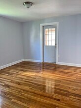 55 Hodges Ave in Quincy, MA - Foto de edificio - Building Photo