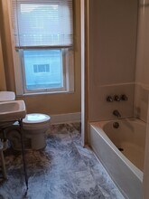 1023 22nd Ave in Altoona, PA - Foto de edificio - Building Photo