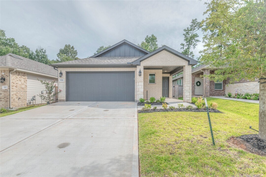 1721 Succotash Oak Ct in Conroe, TX - Building Photo