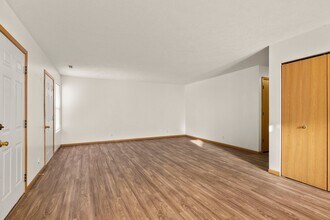 526-528 Lamont Dr in Lincoln, NE - Building Photo - Building Photo