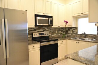 3240 Fairway Cir in Davie, FL - Building Photo - Building Photo