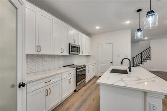 3235 Chihuahua Ave in Dallas, TX - Building Photo - Building Photo