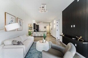 2750 Griffin Rd in Fort Lauderdale, FL - Building Photo
