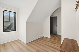 34 Clinton Ave in Dobbs Ferry, NY - Building Photo - Building Photo