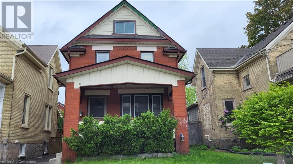 17 Theresa St in Kitchener, ON - Building Photo