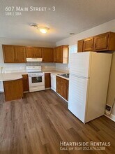 607 E Main St in Winterville, NC - Building Photo - Building Photo