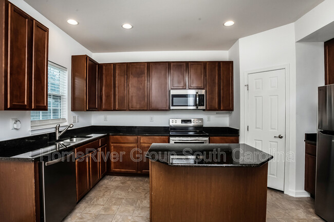 427 Carrik Ct in West Columbia, SC - Building Photo - Building Photo