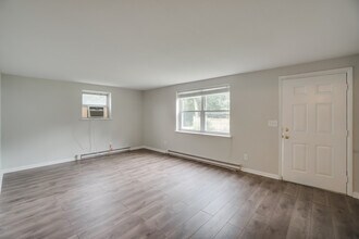 1900 Mimosa St in Fredericksburg, VA - Building Photo - Building Photo