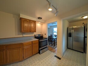 15531 8th Ave NE in Shoreline, WA - Building Photo - Building Photo