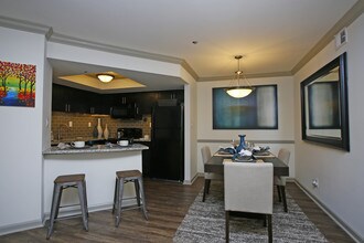 The Pointe at Lenox Park in Brookhaven, GA - Foto de edificio - Interior Photo