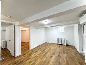 135 Chisholm Ave in Toronto, ON - Building Photo - Building Photo