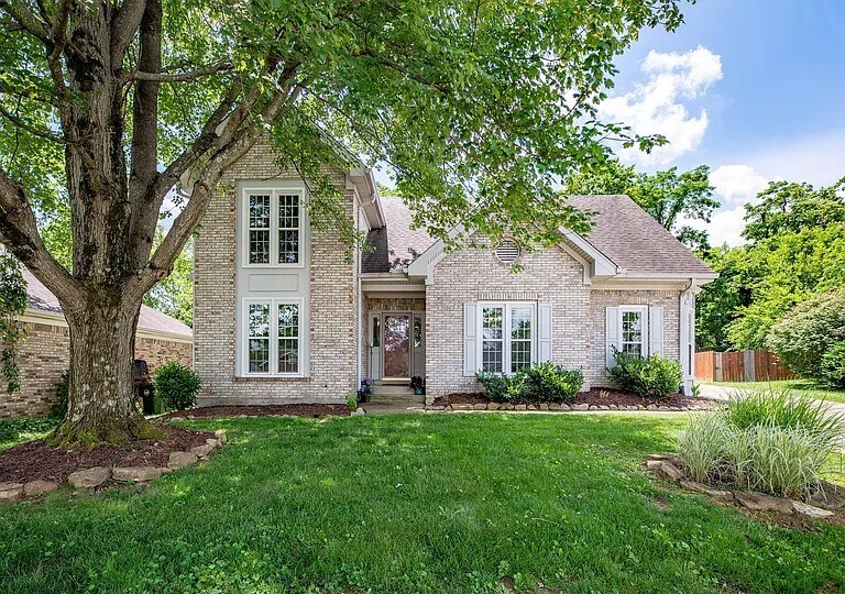 3904 Vantage Pl in Louisville, KY - Foto de edificio