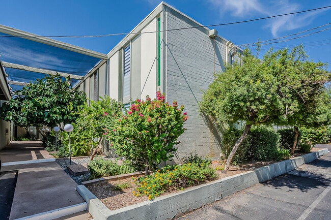 property at 4411 N 40th St