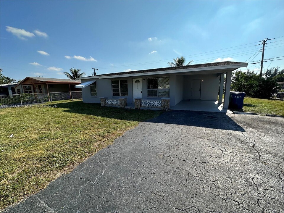 3378 NW 17th Ct in Fort Lauderdale, FL - Building Photo