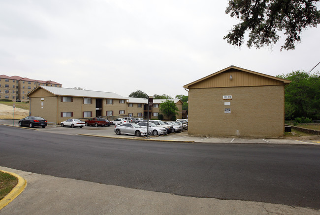 Comanche Hill Apartments in San Marcos, TX - Building Photo - Building Photo