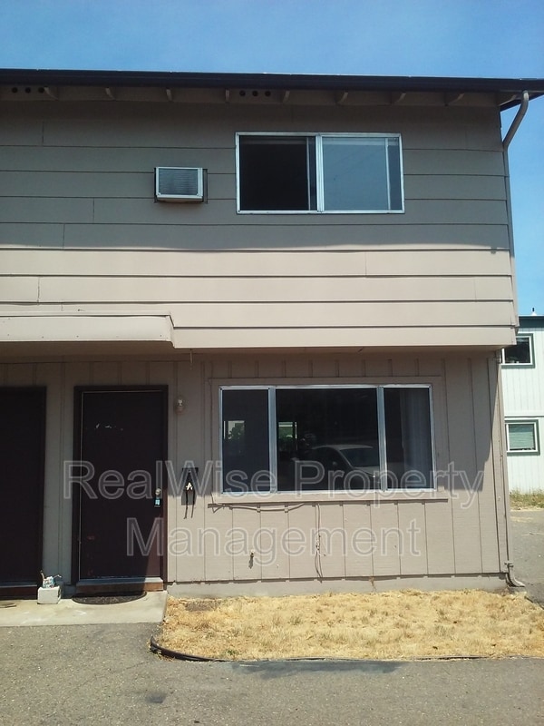 property at 1112 SW 5th St