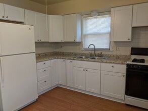 5844 N 83rd St in Milwaukee, WI - Building Photo - Building Photo