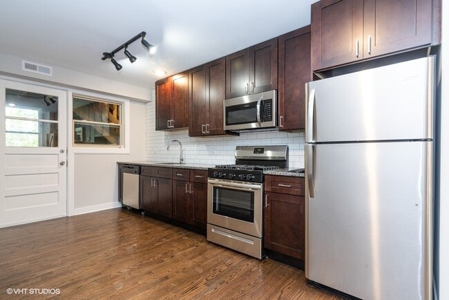6527 N Seeley Ave in Chicago, IL - Building Photo - Building Photo