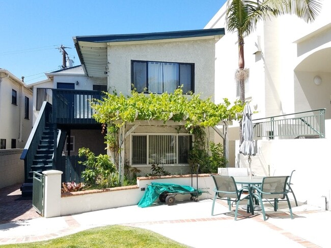 property at 412 19th Pl