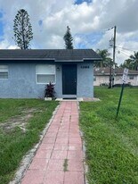 4998 Kirk Rd in Lake Worth Beach, FL - Building Photo