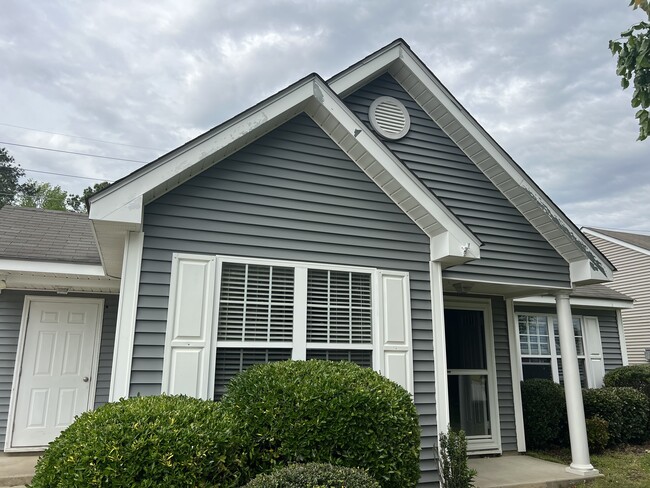 120 Wind Chime Ct in Raleigh, NC - Foto de edificio - Building Photo