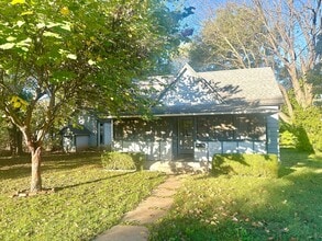 517 N Walnut Ave in Republic, MO - Building Photo - Building Photo
