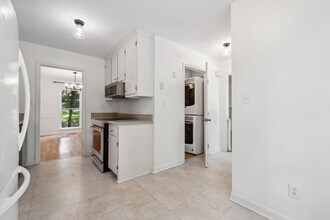 3212 Oxford Dr in Durham, NC - Building Photo - Building Photo