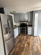 225 Daniel St in Island, KY - Building Photo - Building Photo