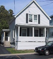 105 W Cayuga St in Oswego, NY - Building Photo