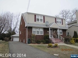 298 Luddington Ave in Clifton, NJ - Building Photo