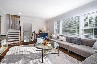 393 Milton Rd in Rye, NY - Building Photo - Building Photo