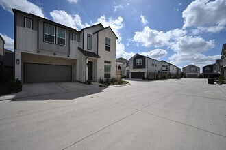 4112 Farm Holw St in Houston, TX - Building Photo - Building Photo