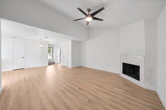 10258 Field Stone Dr in Houston, TX - Building Photo - Building Photo