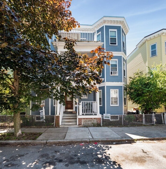 47 St Margaret St, Unit #2 in Boston, MA - Building Photo