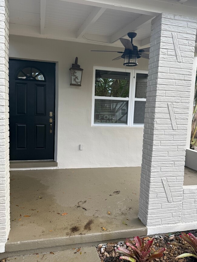1608 SW 13th St in Fort Lauderdale, FL - Foto de edificio - Building Photo