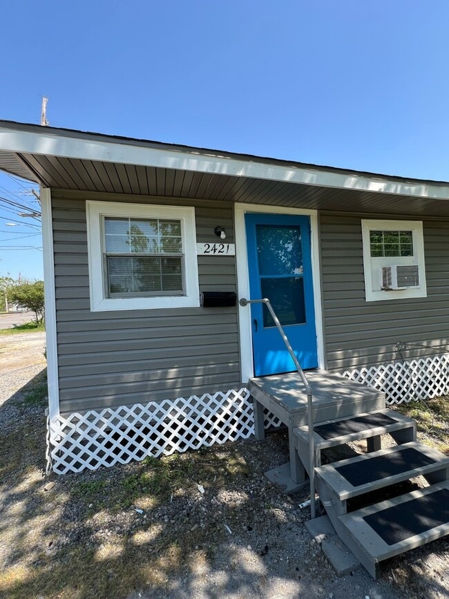 property at 2405 Franklin St