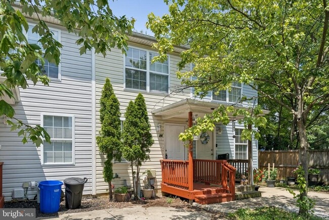 property at 26 Johnson Pl