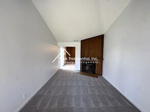 5450 E Knoll Dr in Fair Oaks, CA - Building Photo - Building Photo