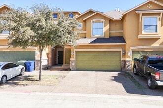 9310 Albany Dr in Laredo, TX - Building Photo - Building Photo