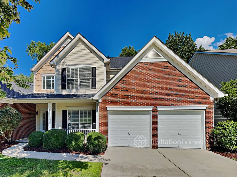 16112 Grafham Cir in Huntersville, NC - Building Photo