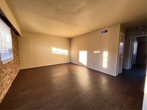 2004 Theodore Dr, Unit A in Springdale, AR - Building Photo - Building Photo