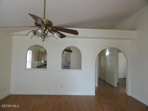 3457 Carlos Moran Ct in El Paso, TX - Foto de edificio - Building Photo