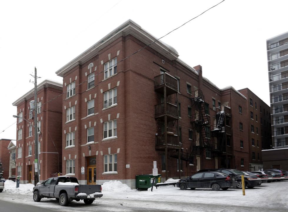 James Court / Balfour Court in Ottawa, ON - Building Photo