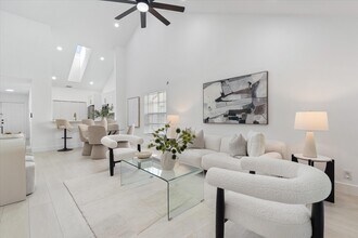 441 Ashwood Pl in Boca Raton, FL - Building Photo - Building Photo
