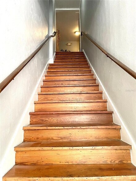 29 E Magnolia Ave, Unit 3 in Eustis, FL - Foto de edificio - Building Photo