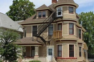 301 N Pinckney St in Madison, WI - Building Photo