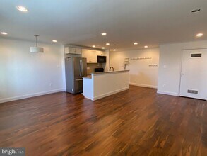 111 Center St N in Vienna, VA - Building Photo - Building Photo