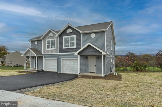 28 Chloe Dr in Myerstown, PA - Foto de edificio - Building Photo