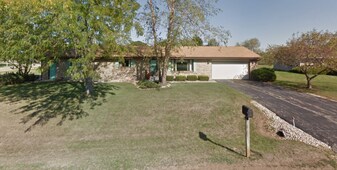 705 Kelsey Ct in Rockton, IL - Building Photo